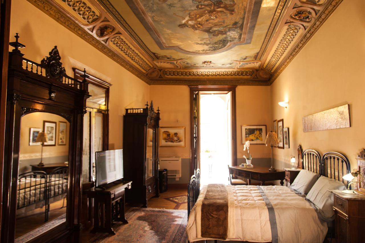 Palazzo Melluso Luxury Suite ปอร์โต เอมเปโดเกล ภายนอก รูปภาพ